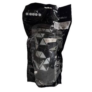 Diadora Calcio PT Azzurri HS Shin Guards Color: OPTICAL WHITE/BLACK SIZE XS YTH